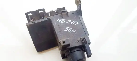 Mercedes-Benz E W210 Light switch 2105450104