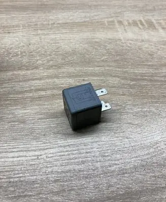 Volkswagen Golf IV Other relay 141951253B V23134B52X227