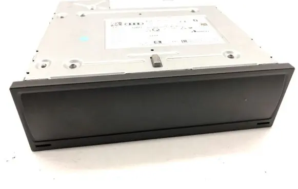 Audi Q3 F3 Radio/CD/DVD/GPS head unit 82A035010