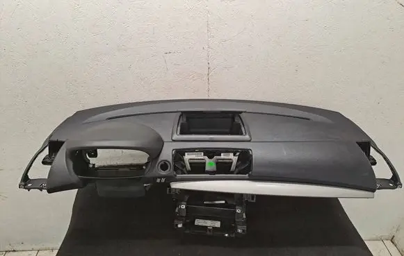 BMW 1 E81 E87 Dashboard 75064014 9127054 0114418