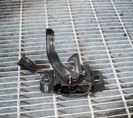 Opel Astra J Engine bonnet/hood lock/catch 13345628