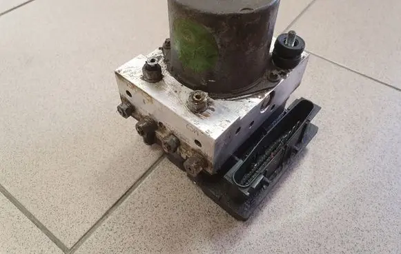 Iveco Daily 3rd gen ABS Pump 504126938