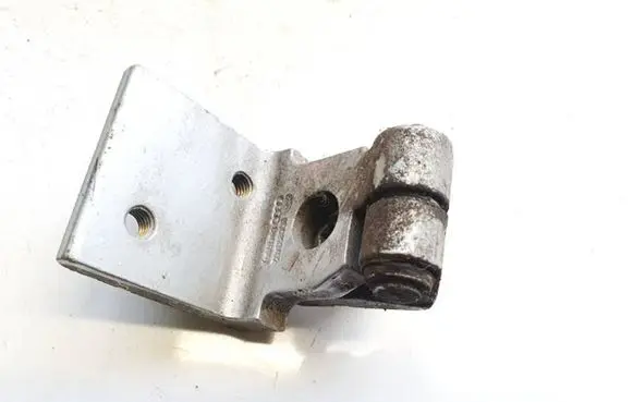 Audi A4 S4 B5 8D Rear door lower hinge 8d0833402
