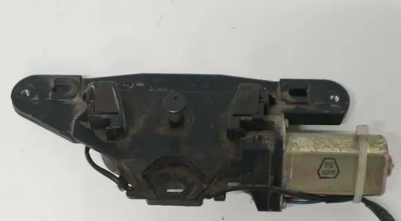 BMW 7 E32 Tailgate/trunk/boot lock/catch/latch 67148362371