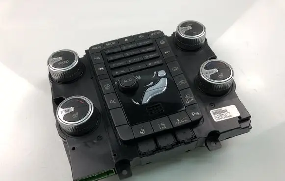 Volvo V70 Climate control unit 31398587