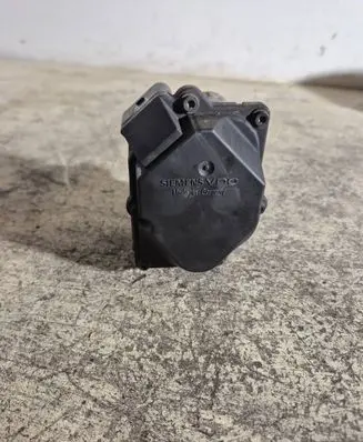 Volkswagen PASSAT B6 Throttle valve 03G128063A 06100590