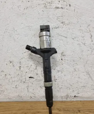 Toyota Land Cruiser (J120) Fuel injector 2367030010