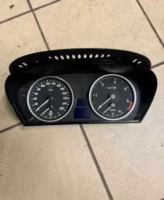 BMW 5 E60 E61 Speedometer (instrument cluster) 6965359 V15359 AD40005