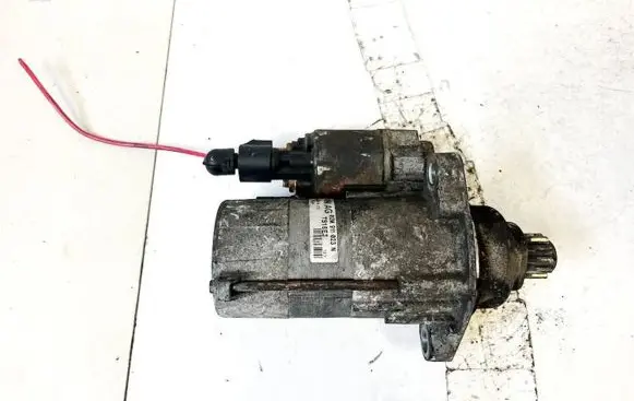 Volkswagen Golf V Starter motor 02M911023N D7GS10