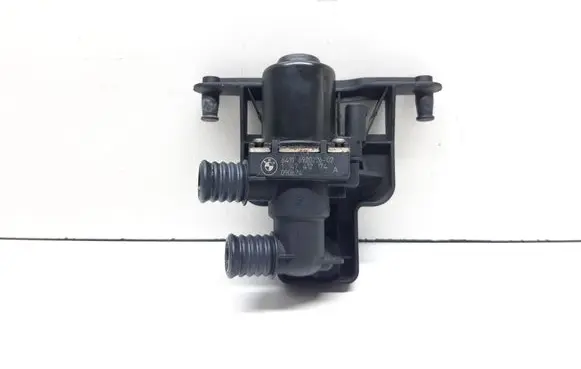 BMW 5 E60 E61 Coolant heater control valve 6920226 64116920226