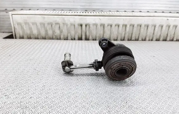Renault Megane II Clutch master cylinder 8200046102F