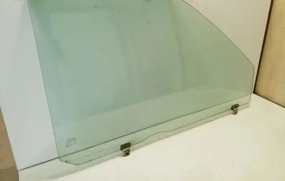 Opel Frontera A Front door window glass four-door