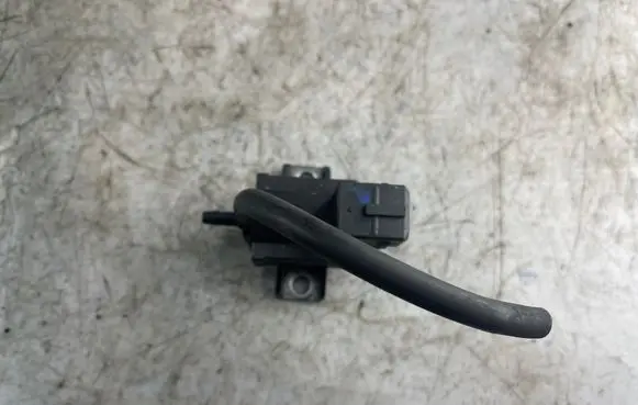 Toyota Corolla Verso AR10 Vacuum valve 258600r010 72828606