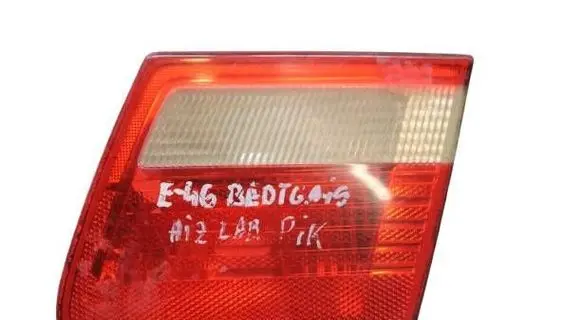 Tailgate rear/tail lights