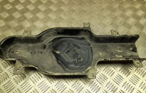 Engine mounting bracket