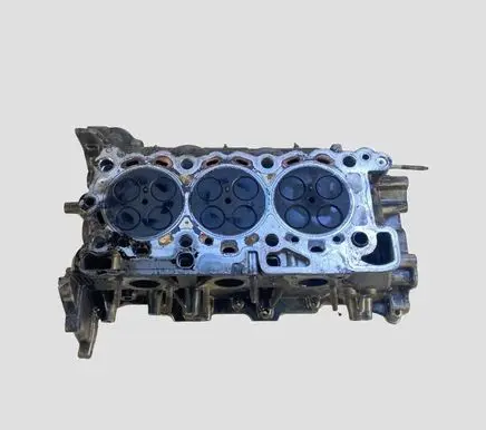 Jaguar XF X250 Engine head 4R8Q6090 4R8Q6090AG