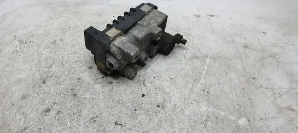 Audi A8 S8 D3 4E Turbo charger electric actuator fd89sE34509u