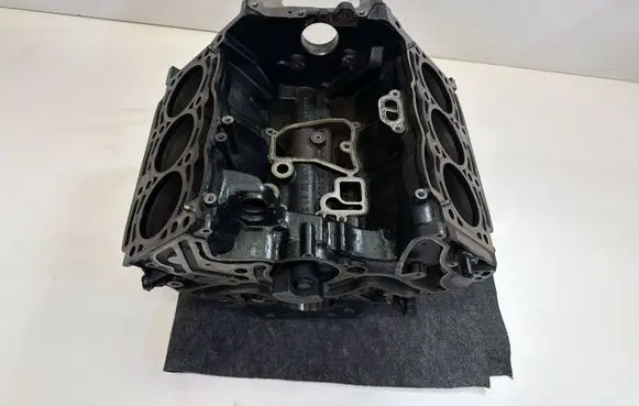 Volkswagen Touareg II Engine block CCV 059011FM 059103023AM