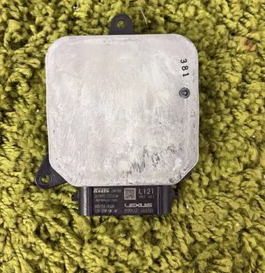 Lexus UX Voltage converter/converter module 8990776100