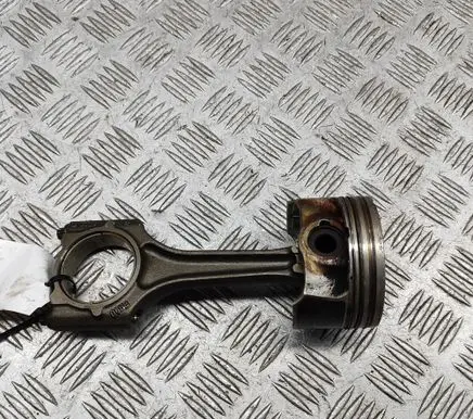 Volkswagen PASSAT B7 Piston 06H107065BK