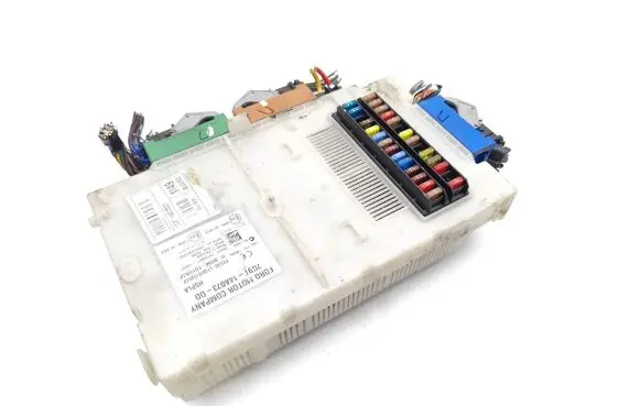 Ford Mondeo MK IV Fuse module 7G9T14A073DD LTQF01125TP