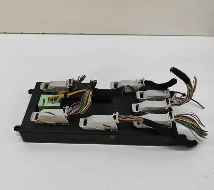Jaguar F-Pace Central body control module M8E214F041AB