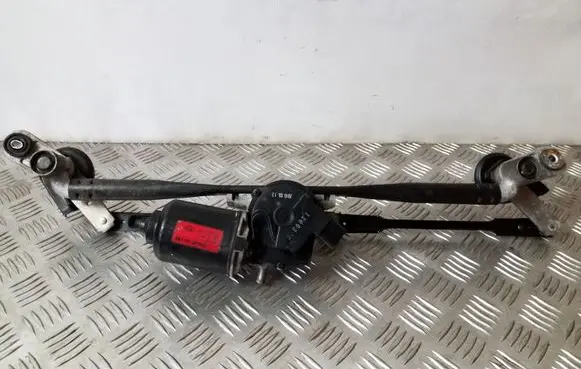KIA Sorento Front wiper linkage and motor 981102P900