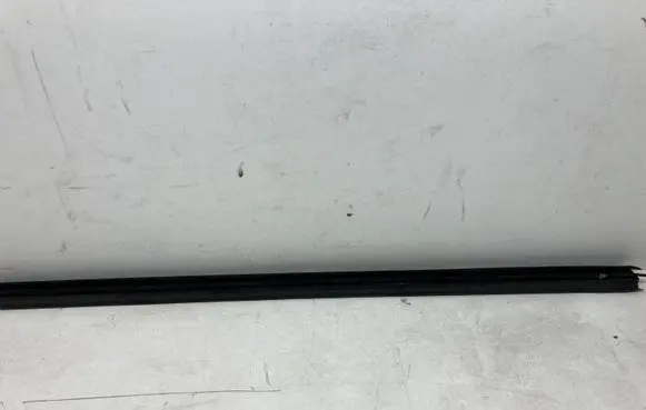 Volvo XC60 Rubber seal rear door window/glass 30762370