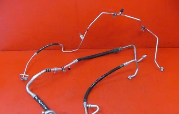 Renault Clio IV Air conditioning (A/C) pipe/hose 924907813R 924547772R 924803929R