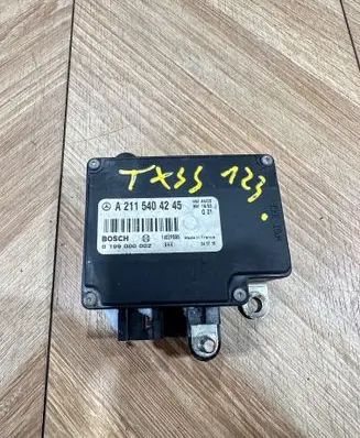 Mercedes-Benz E W211 Battery control module A2115404245 1402FB95 0199000002