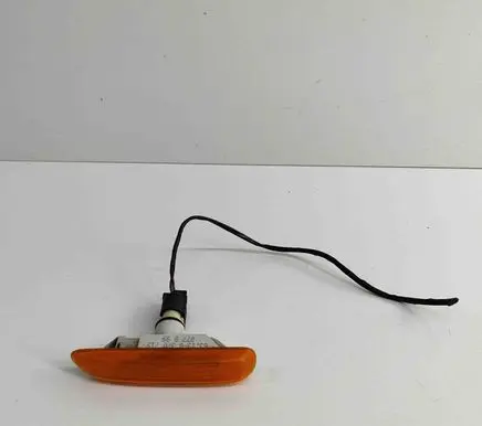 BMW 3 E46 Front fender indicator light 8370719