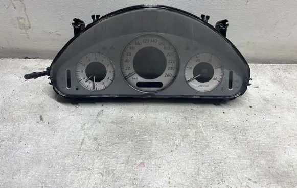 Mercedes-Benz E W211 Speedometer (instrument cluster) A2115407411 11008000409