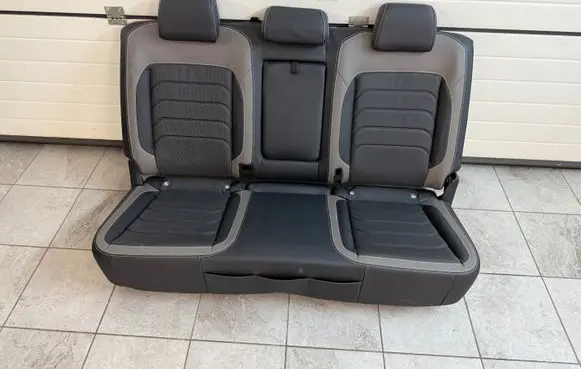 Volkswagen Amarok II Rear seat 