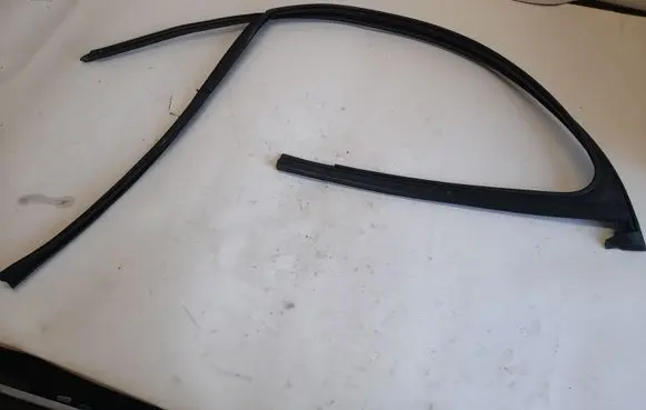 Audi Q5 SQ5 Front door rubber seal 8R0837440G