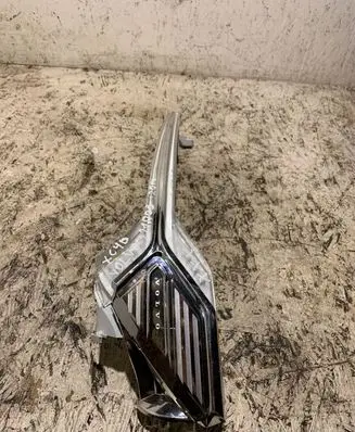 Volvo XC40 Front indicator light