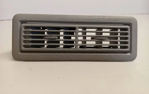 Opel Vivaro Air vent grill in roof 8200615839