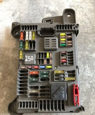 Volkswagen Transporter - Caravelle T5 Fuse box set