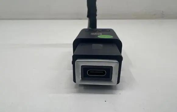 Fiat 600 USB socket connector 7357786100 9852057080