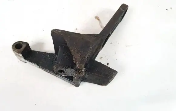 Citroen C4 I Engine mounting bracket