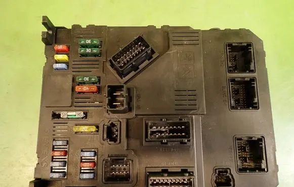Peugeot 206 Fuse module