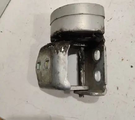 Renault Megane II Rear door lower hinge