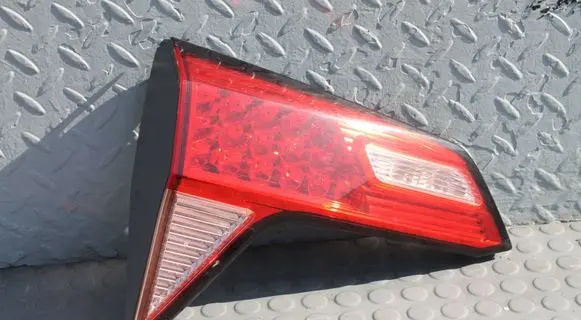 Tailgate rear/tail lights