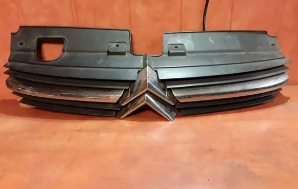 Citroen C5 Front bumper upper radiator grill 9636751980