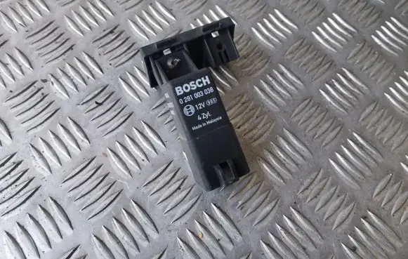 Glow plug pre-heat relay