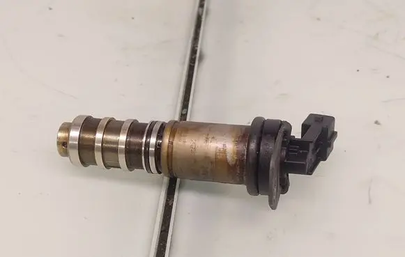 BMW X5 E70 Camshaft vanos timing valve 7585776 11367585776 7561265