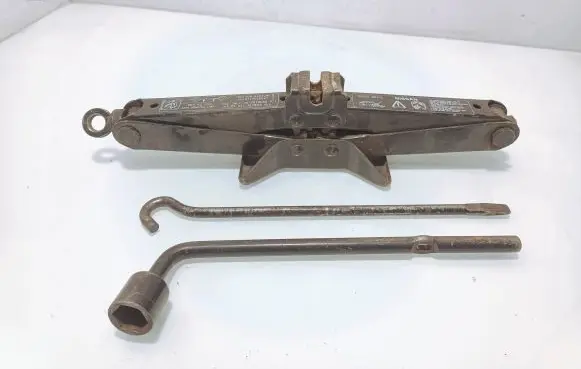 Nissan Almera N16 Lift Jack 99550BM400