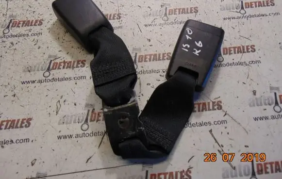 Lexus IS 220D-250-350 Middle seatbelt buckle (rear) 