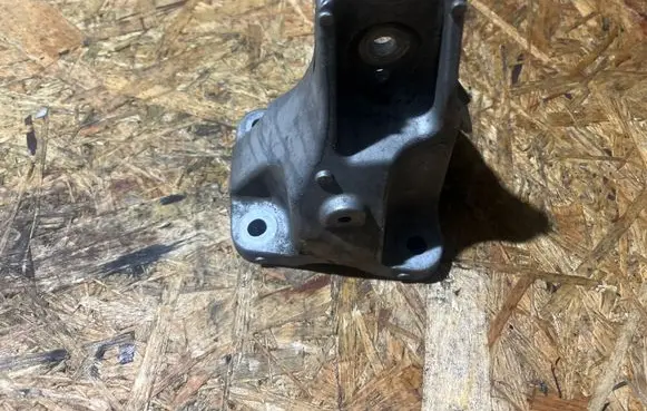 Land Rover Range Rover Velar Engine mounting bracket HK836061CB A1S19C03F