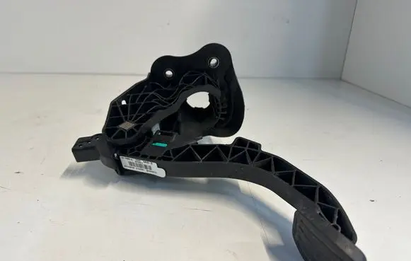 Peugeot 308 Clutch pedal 9801036280
