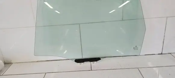 Honda CR-V Front door window glass four-door 43R00049 DOT24M25AS2